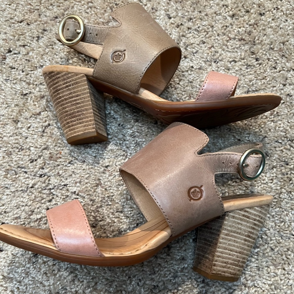 Born women's size 10m beige leather sandal with wooden heel